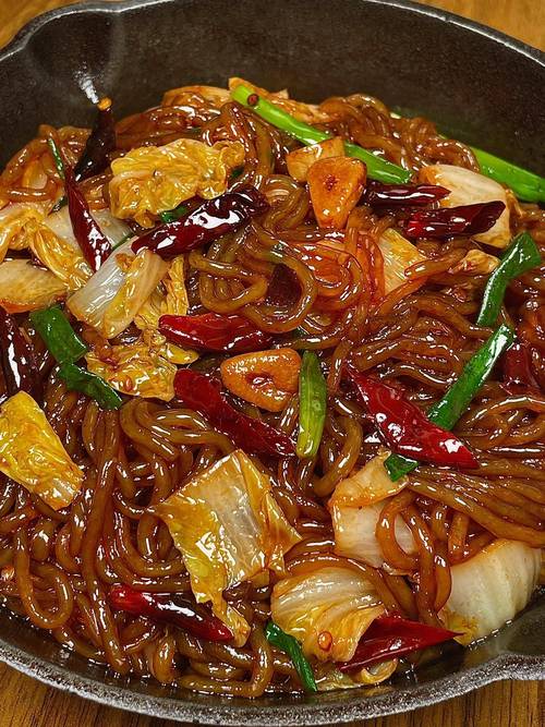 家常红薯粉丝汤怎么做？-图2